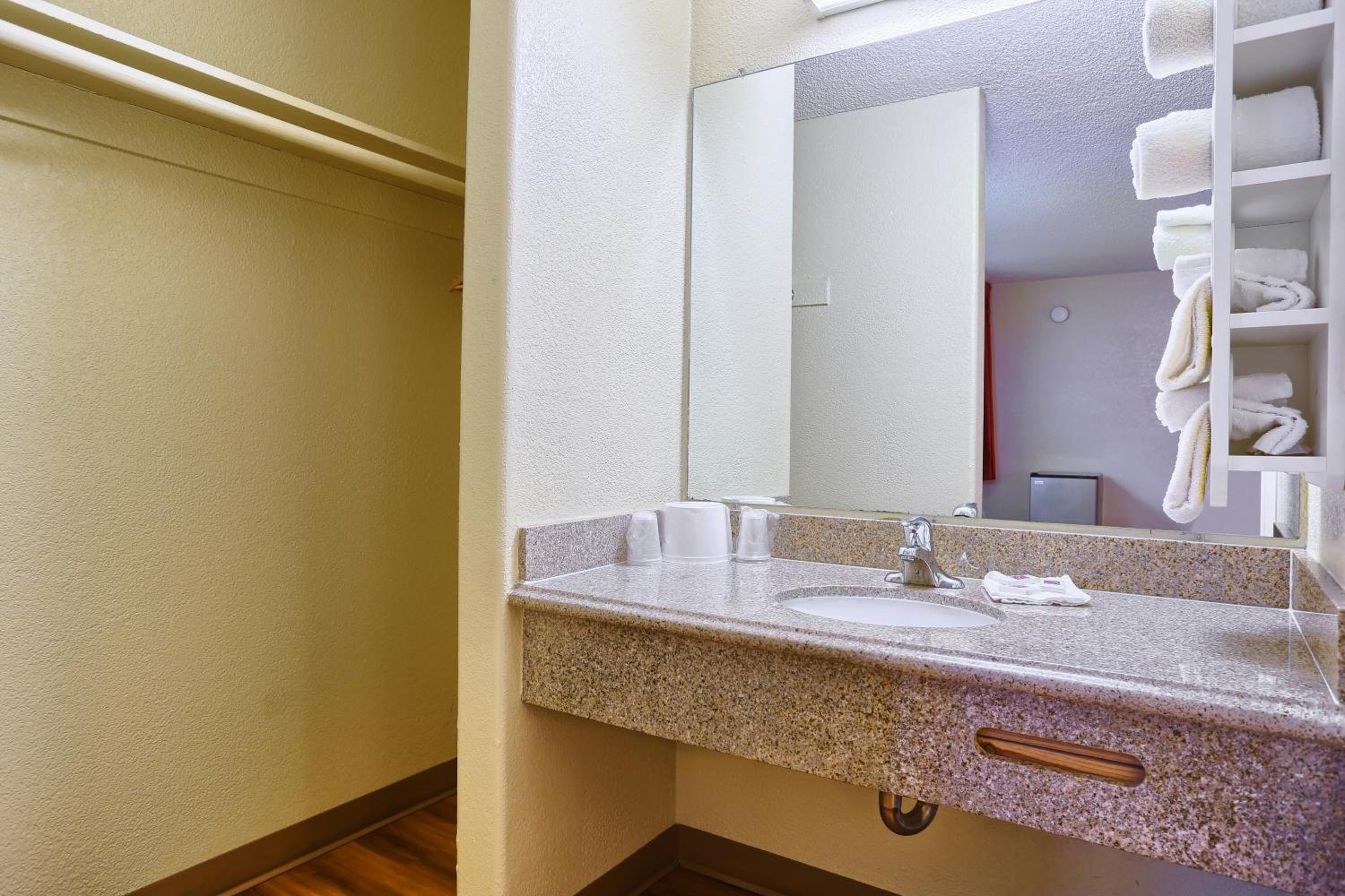 Cathedral Hill Hotel - photo 21