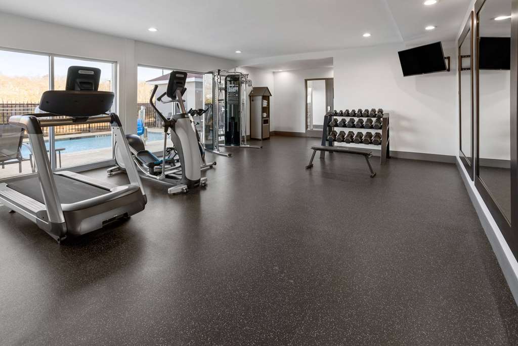 La Quinta Inn & Suites by Wyndham Locust Grove - photo 9