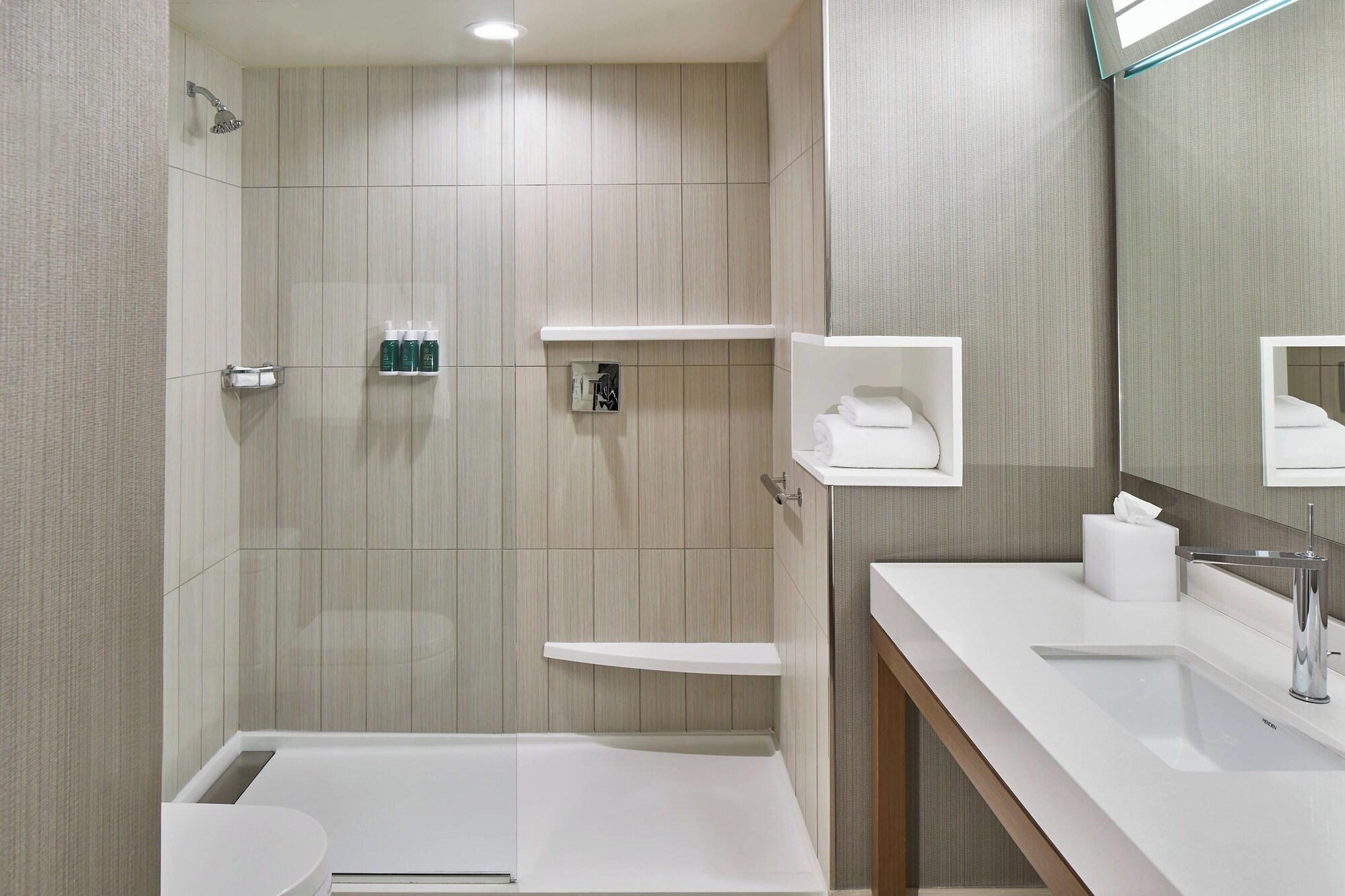 Courtyard by Marriott Baltimore Downtown McHenry Row - photo 23