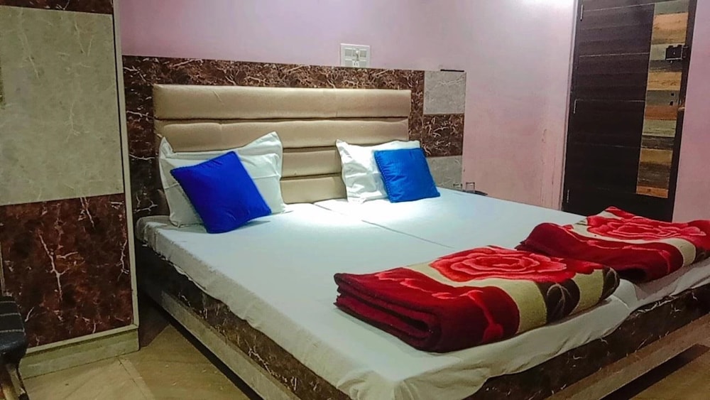 Kartar Yatri Niwas — Kanpur