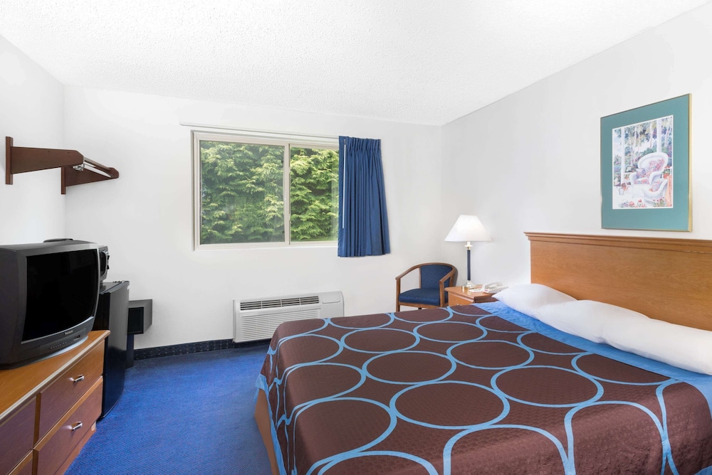 Super 8 by Wyndham Kingston - photo 12