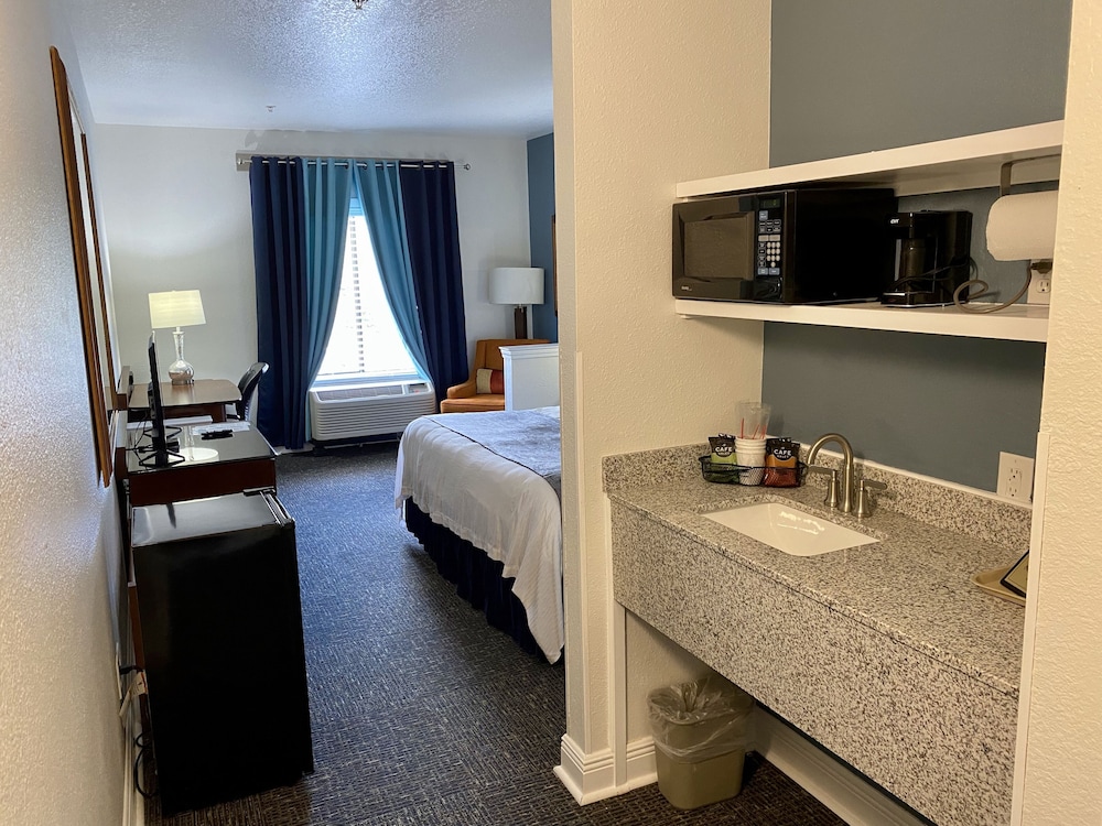 Hotel Pensacola - photo 35