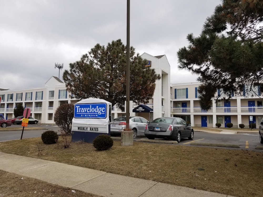 Travelodge by Wyndham Lansing IL - photo 24
