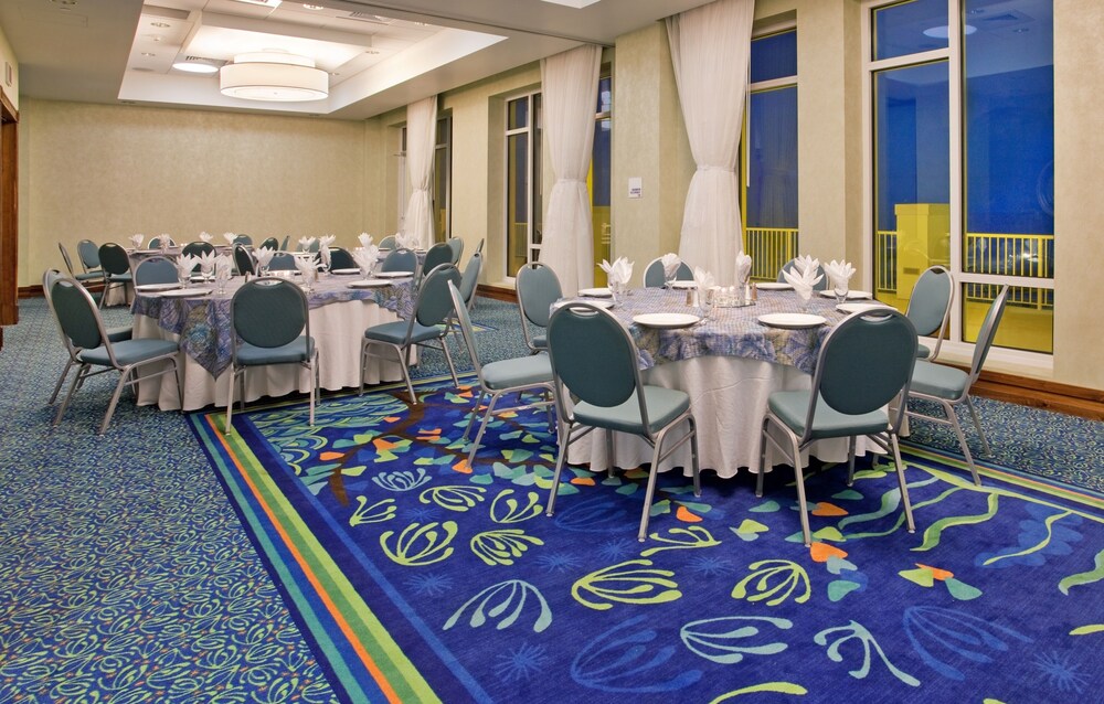 Holiday Inn Resort Pensacola Beach by IHG - photo 47