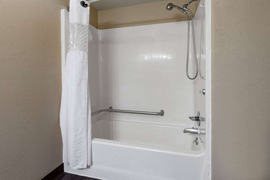 Travelodge by Wyndham Monroe - photo 4