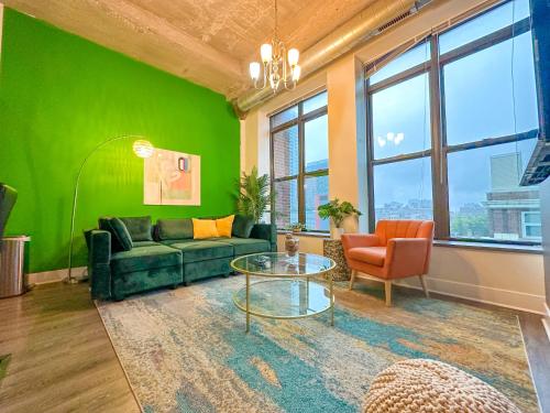 Cozy 2BR Chicago Apartment with Optional Parking and Gym Access Near Field Museum Lakefront & McCormick Place — 4-Star Luxury Hotel in Chicago, United States