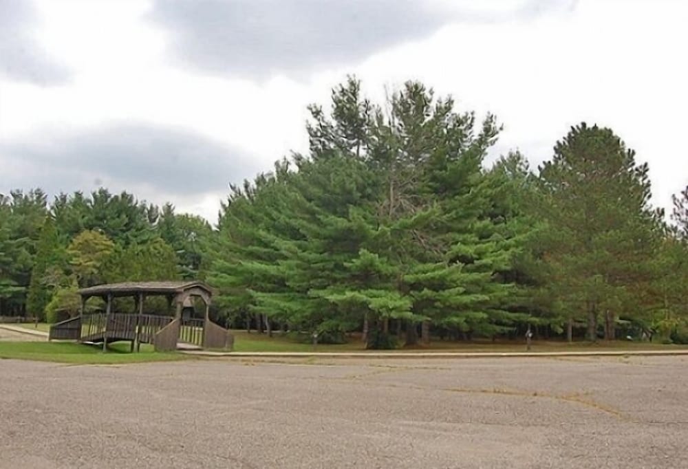 St. Clair Camping Resort - photo 13
