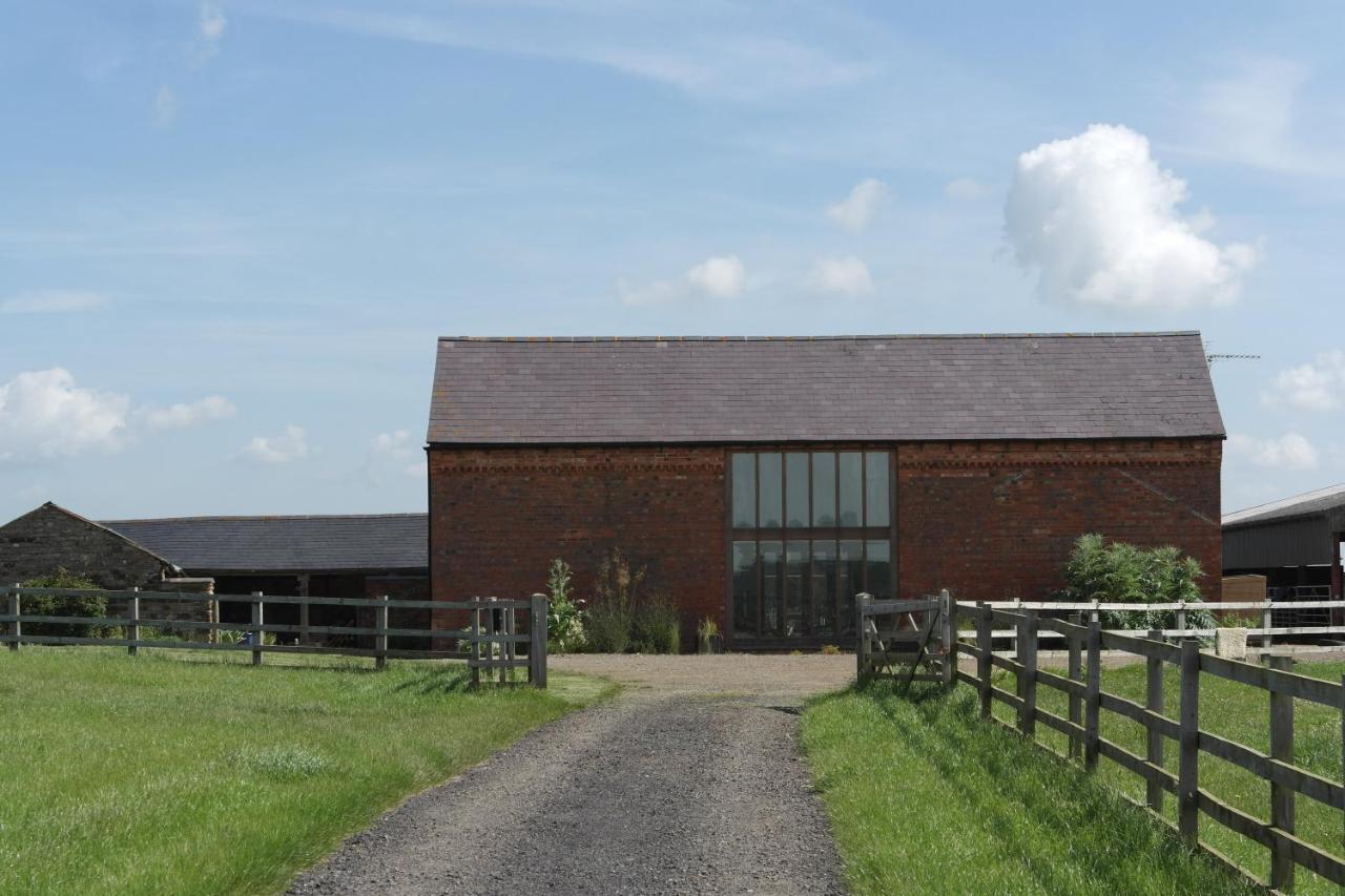 Handley Barn — 4-Star Luxury Hotel in Towcester, United Kingdom