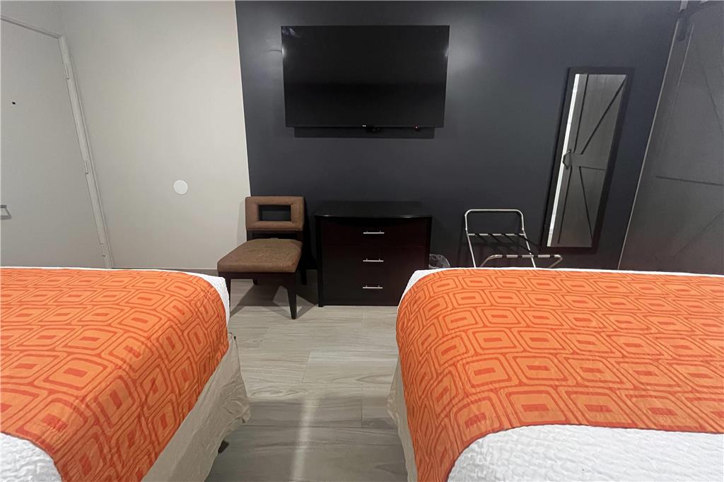 Howard Johnson by Wyndham Flagstaff University West - photo 9
