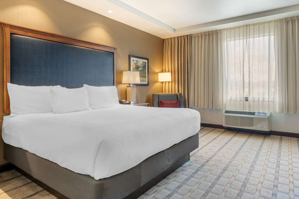 Best Western Premier Boulder Falls Inn - photo 22