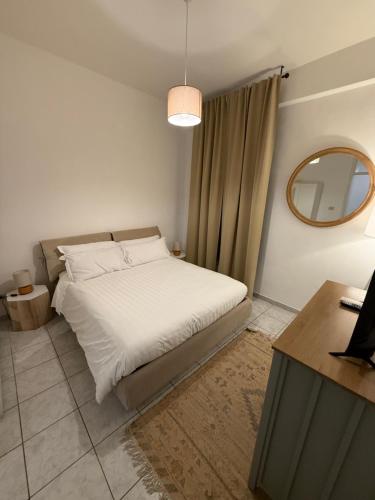 Pietra Apartment 2 Colosseo — 4-Star Luxury Hotel in Rome, Italy