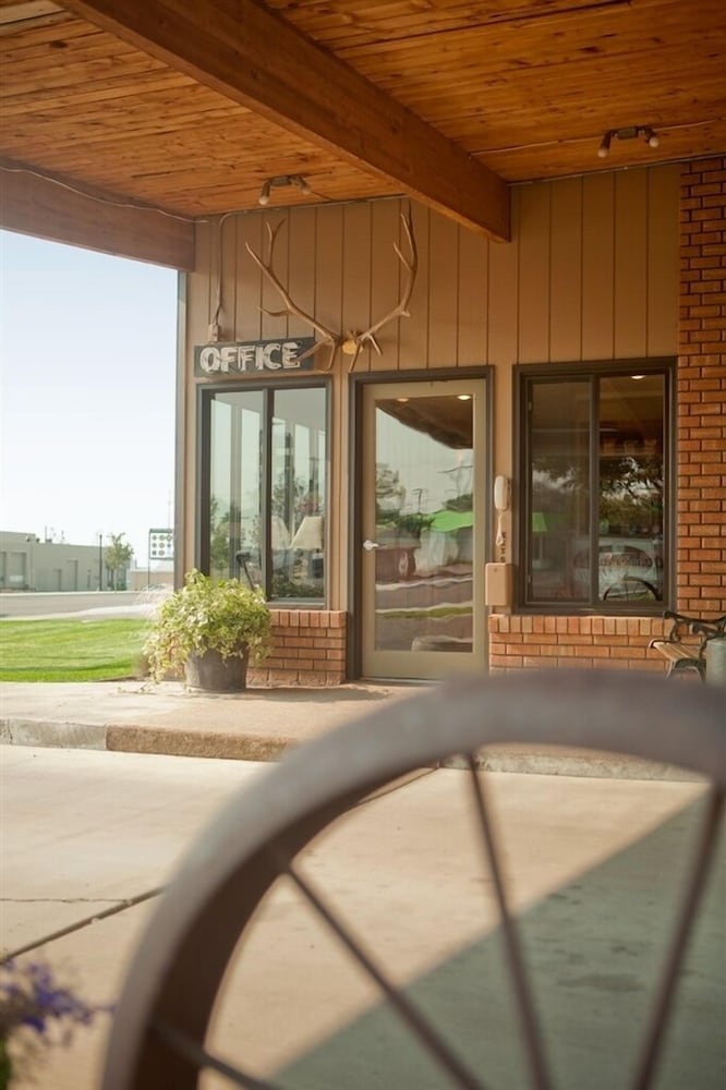 Oregon Trail Inn - photo 25