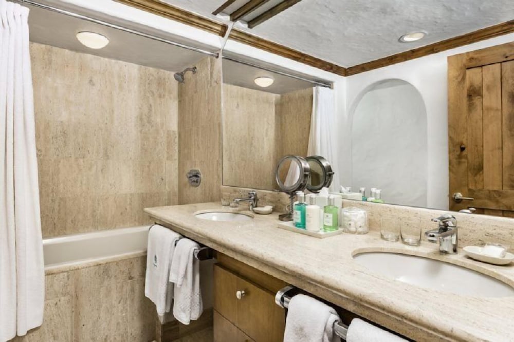 Sonnenalp Vail Hotel Room With 2 Double Beds - photo 14