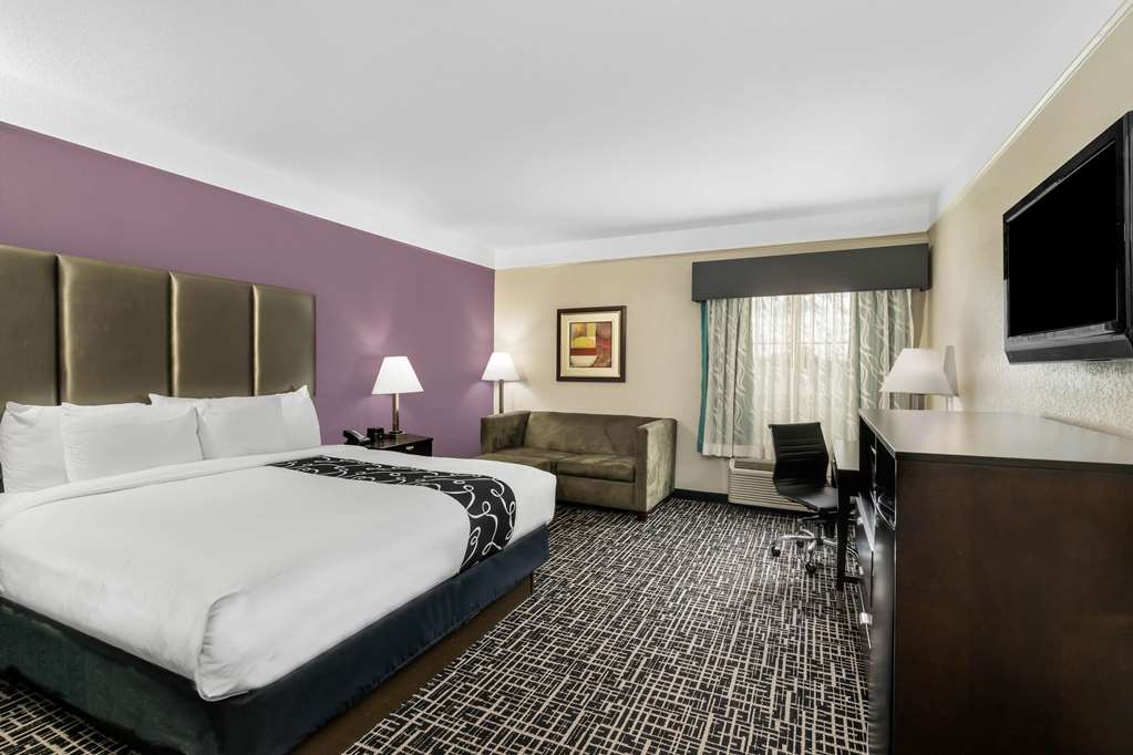 La Quinta Inn & Suites by Wyndham Canton MS - photo 14
