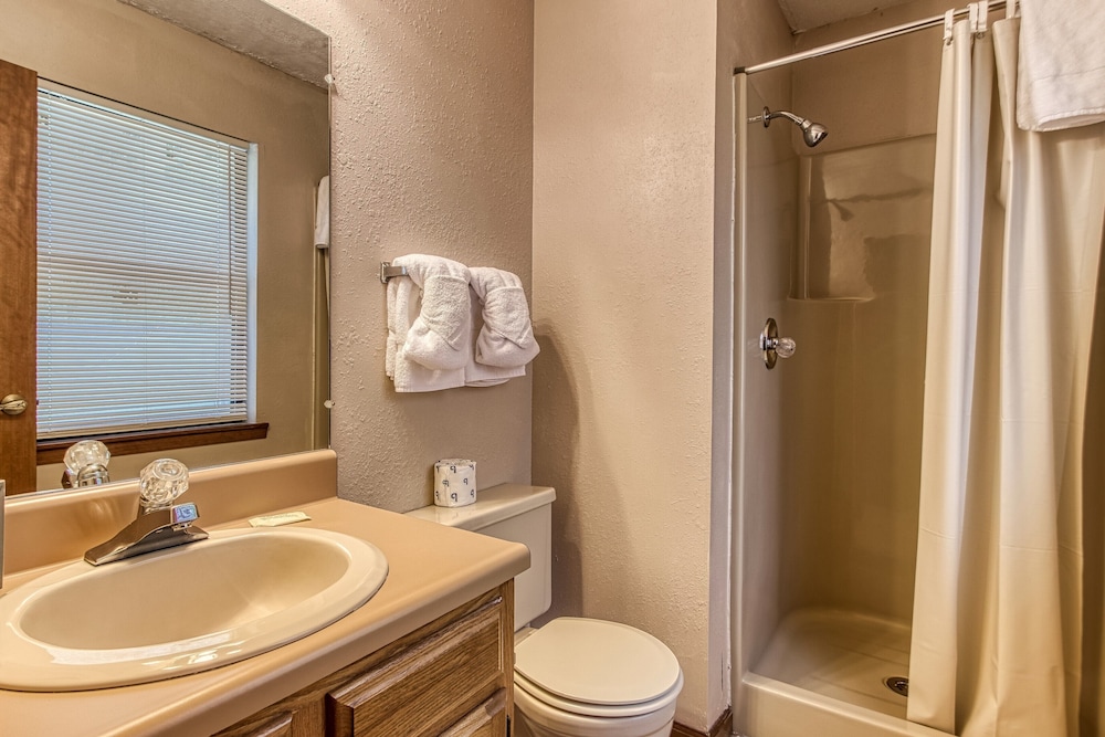 Pinecrest Hotel B - photo 16