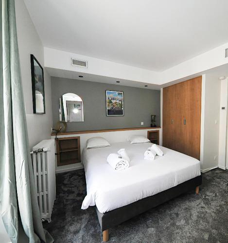 Hôtel & Restaurant Le Patio VICHY in Vichy, France