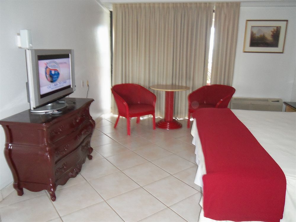 Peaks Hotel and Suites - photo 4