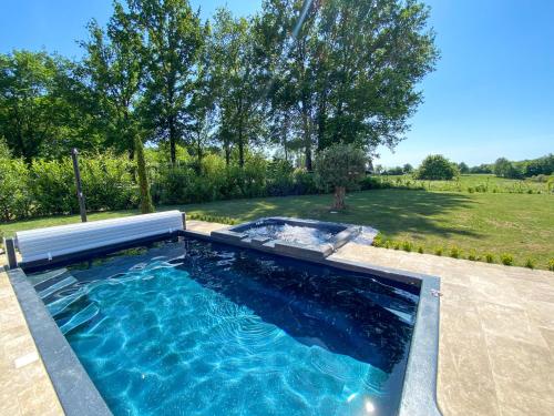 Villa Moderne Neuve Piscine Jacuzzi . — 4-Star Luxury Hotel in Sarlat-La-Caneda, France