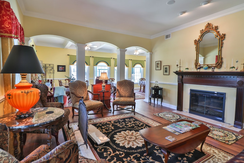 The Cypress Inn Bed & Breakfast - photo 3
