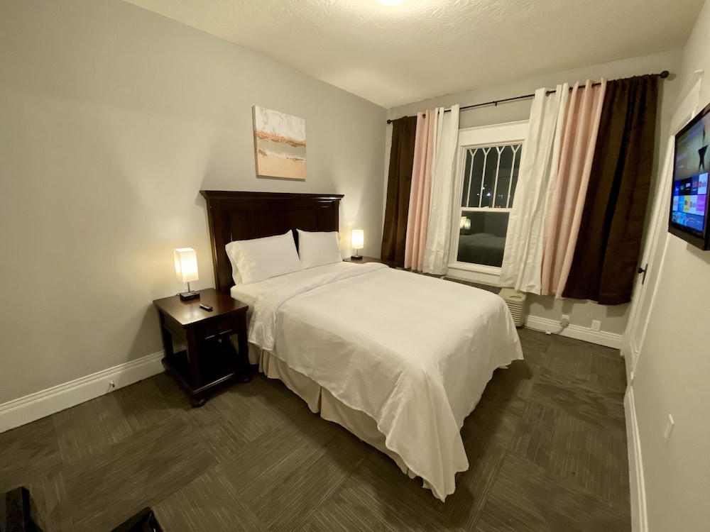 Twin Lakes Creamery Grill & Inn - photo 8