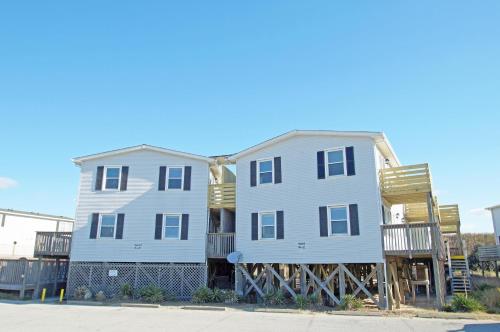 N5615 Living The Dream in Nags Head, United States