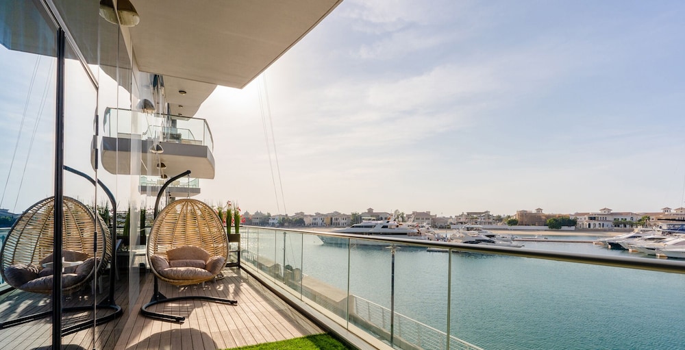 Luxe Waterfront Oasis the Palm — 4-Star Luxury Hotel in Dubai, United Arab Emirates