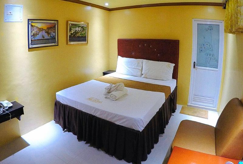 Taj Hotel — hotel in Tuguegarao