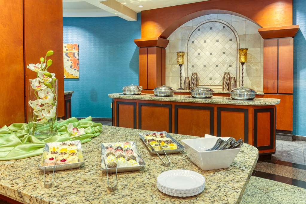Drury Plaza Hotel St. Louis Chesterfield - photo 10