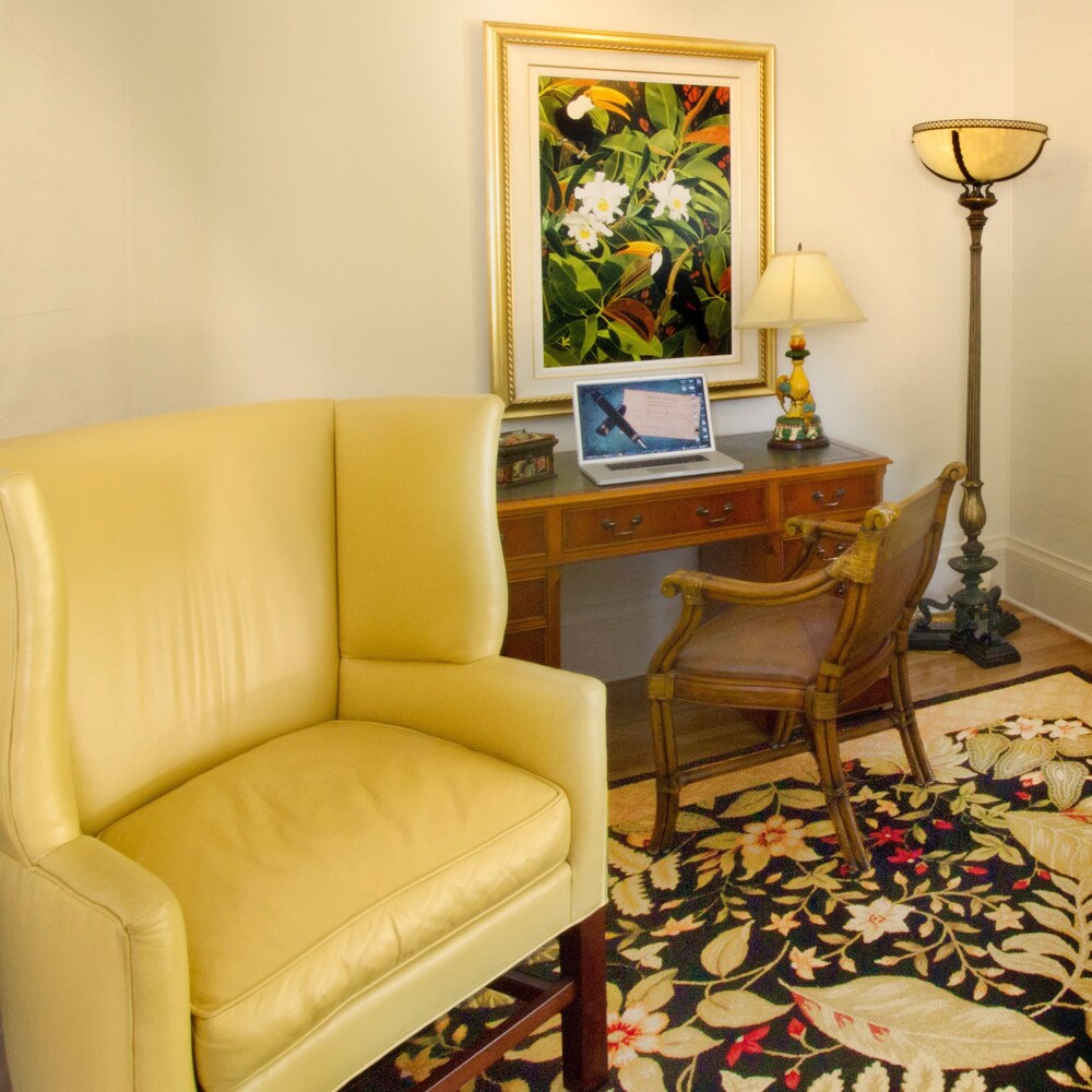 The Gardens Hotel - photo 26