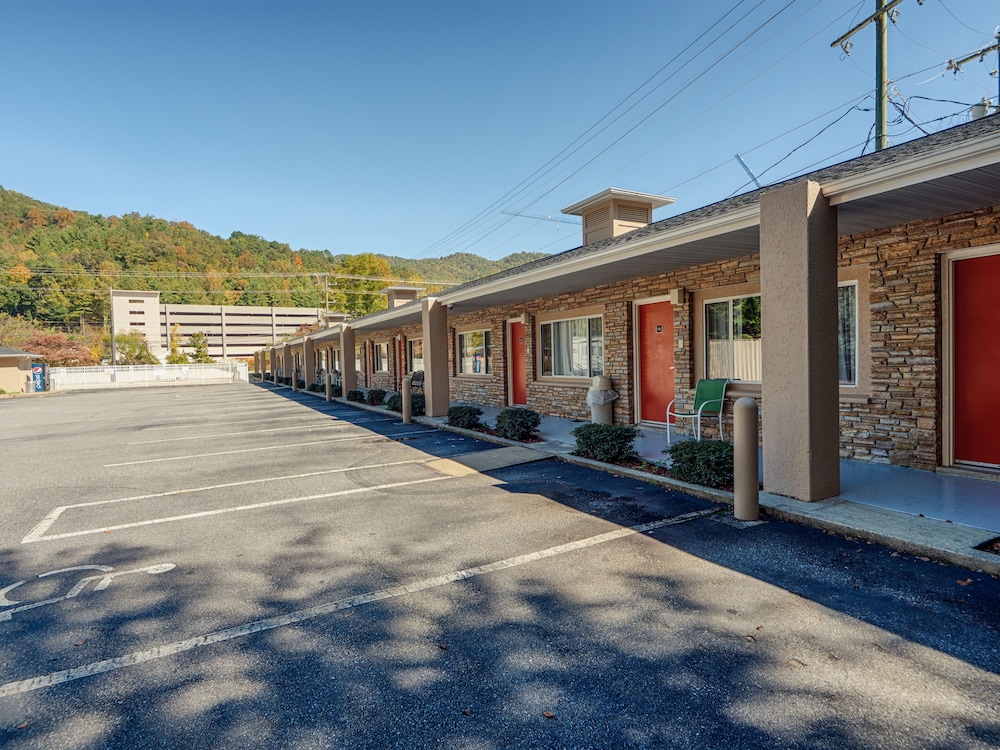 Cherokee Grand Hotel - photo 27