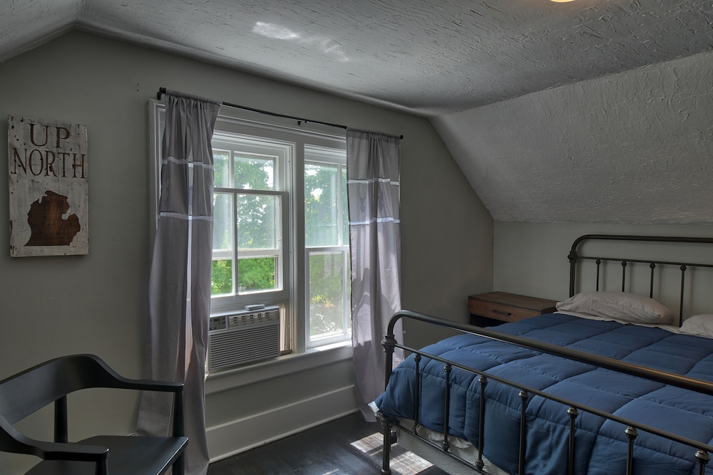 Charlevoix House - photo 11