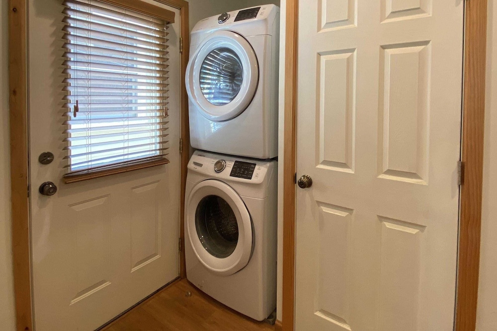 Woodside Getaway by Avantstay Character Home Close To Park City Resort w Hot Tub - photo 17