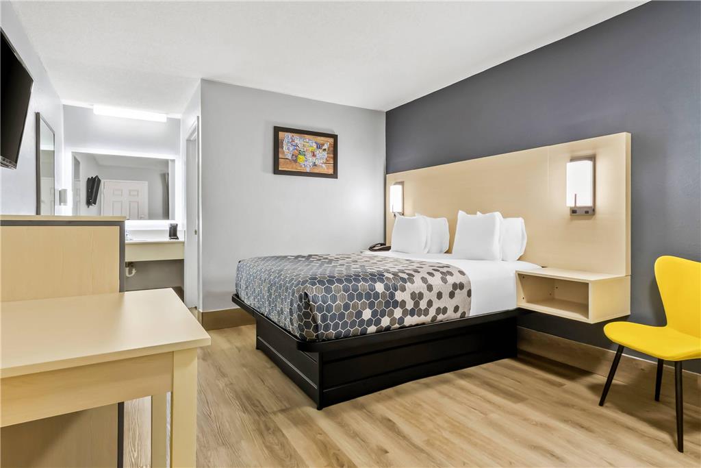 Econo Lodge Inn & Suites Cayce I 26 Airport - photo 11