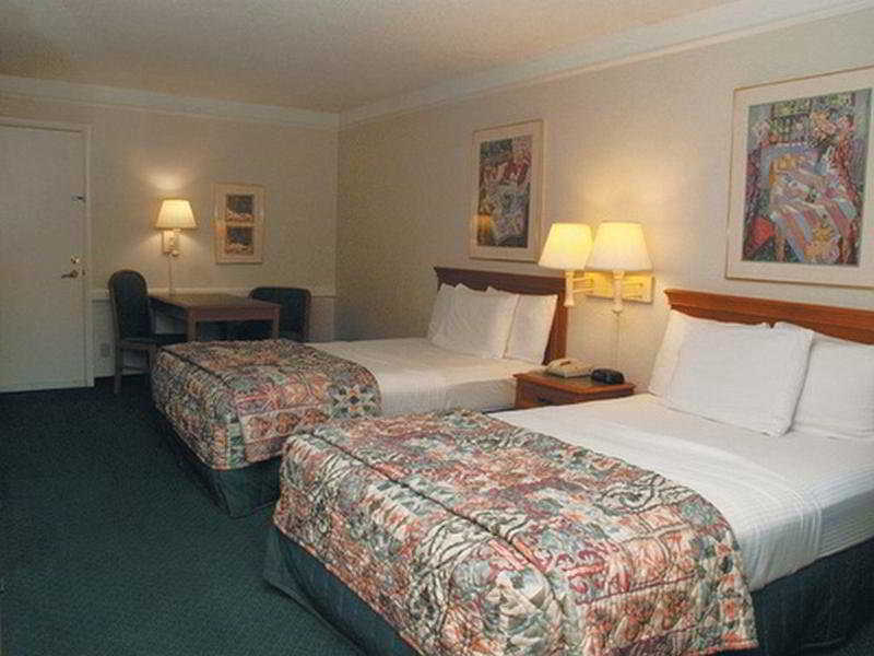 Quality Inn & Suites North Charleston Ashley Phosphate - photo 13