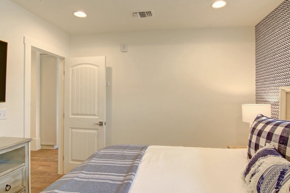 Skytop Lounge TC 5105 — 4-Star Luxury Hotel in Port Aransas, United States