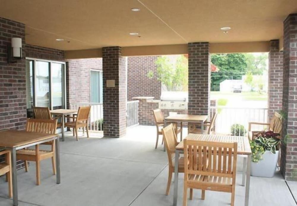 TownePlace Suites by Marriott Vincennes - photo 31