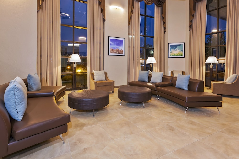 Candlewood Suites Grand Rapids - photo 28