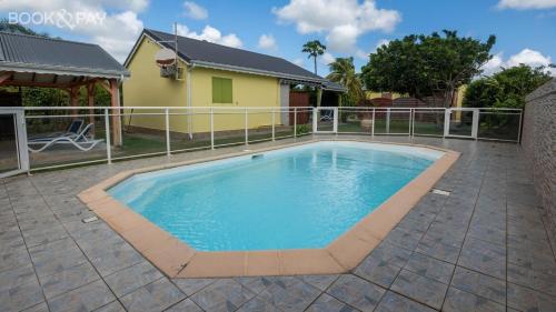 Villa Muscade Maison avec piscine partagée — 4-Star Luxury Hotel in Saint-Francois, Guadeloupe