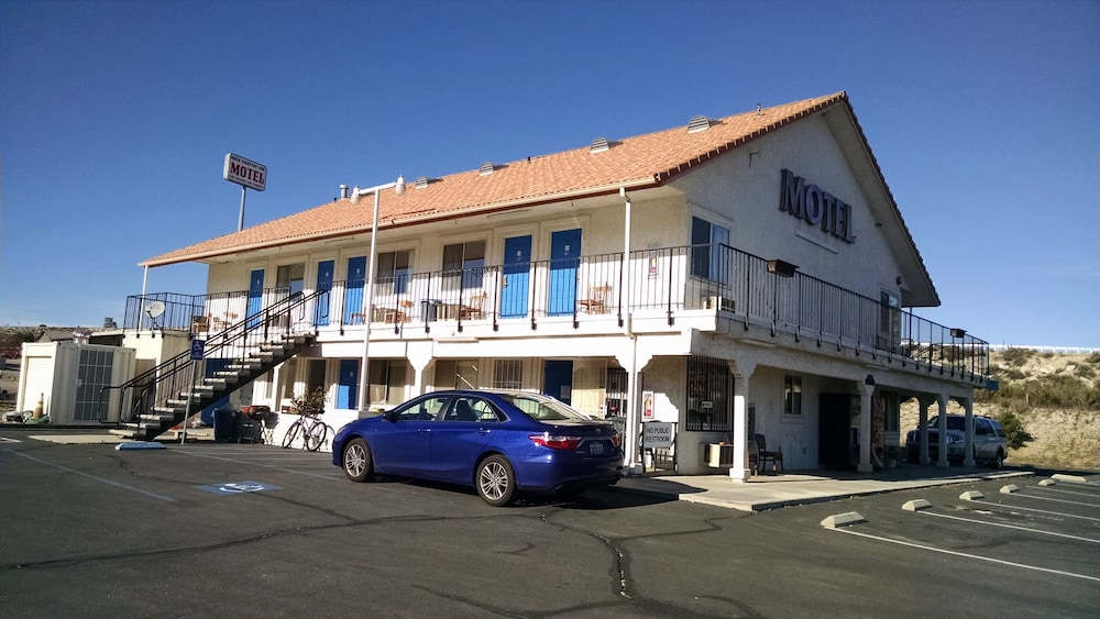 Backcountry Inn Motel - photo 14