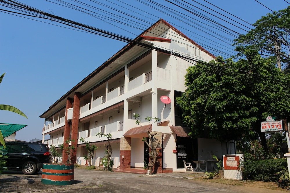 Oyo 75420 Howto Hotel in Lamphun, Thailand