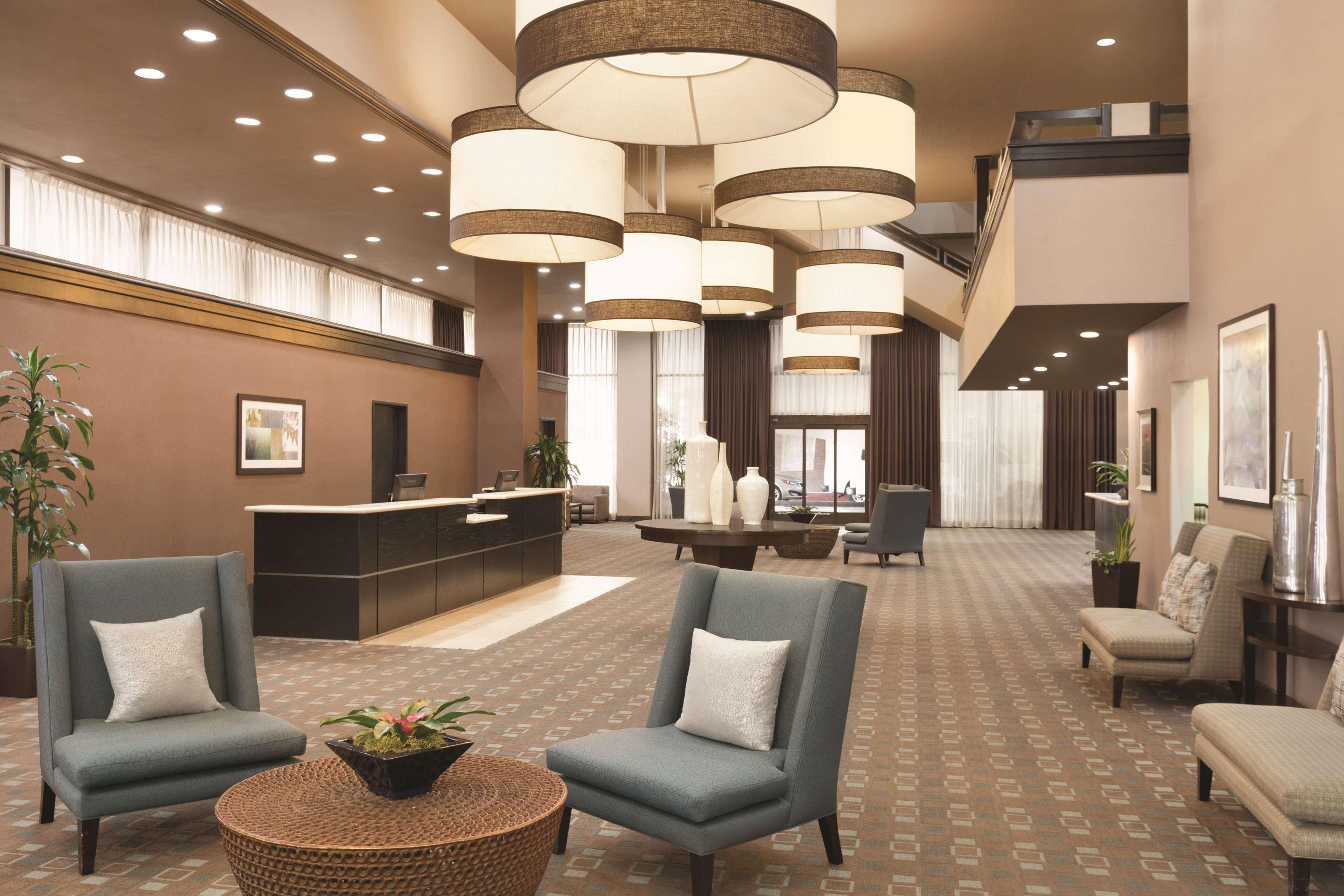 Radisson Hotel Fresno Conference Center - photo 23