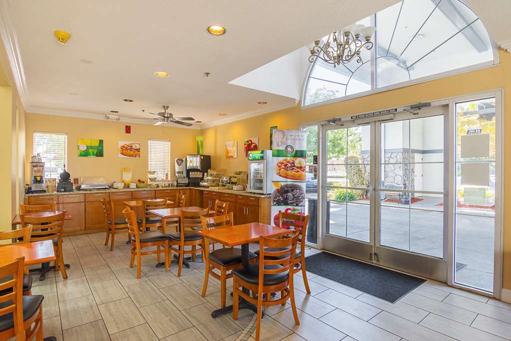 Quality Inn Fresno Yosemite Airport - photo 28