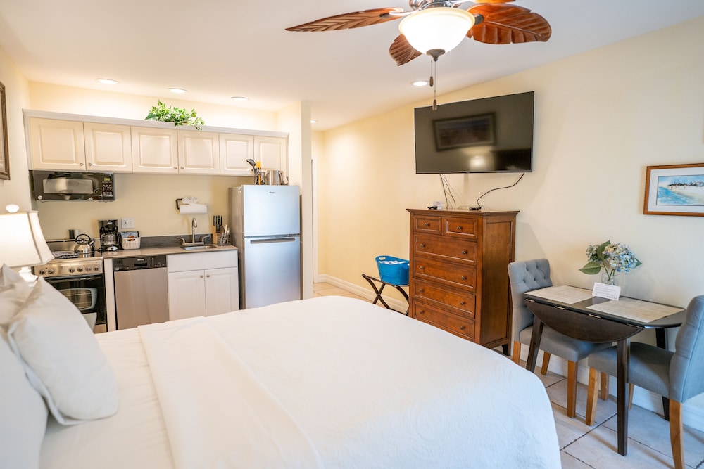 The Capri at Siesta - carbon neutral hotel in Siesta Key