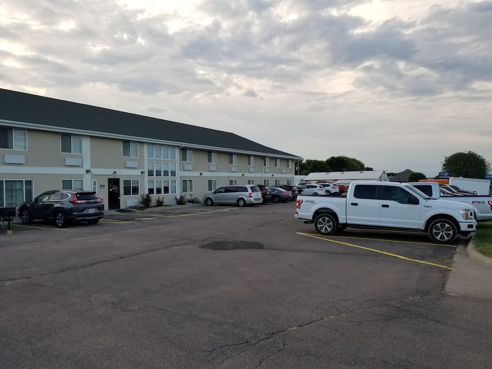 Bilmar Inn & Suites Dell Rapids Near Sioux Falls - photo 159
