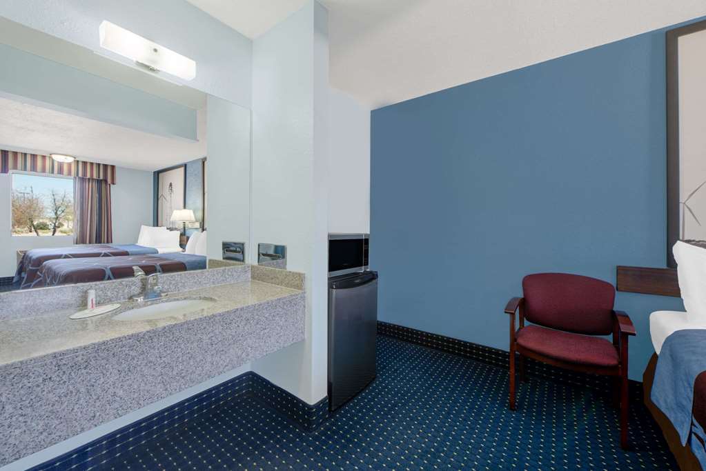 Super 8 by Wyndham Dumas TX - photo 7