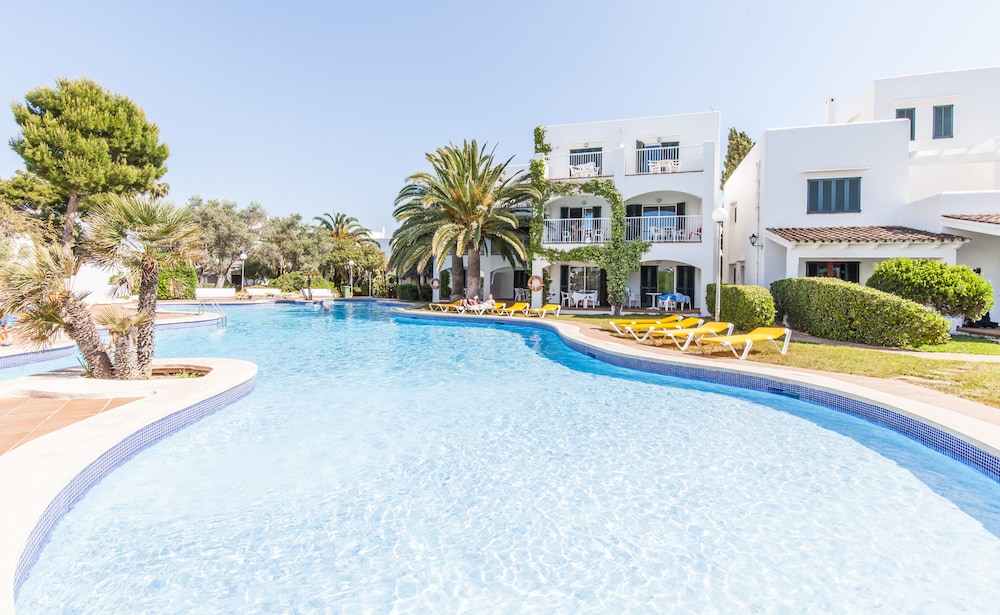 Bluesea Ses Cases D'or — 4-Star Luxury Hotel in Santanyi, Spain