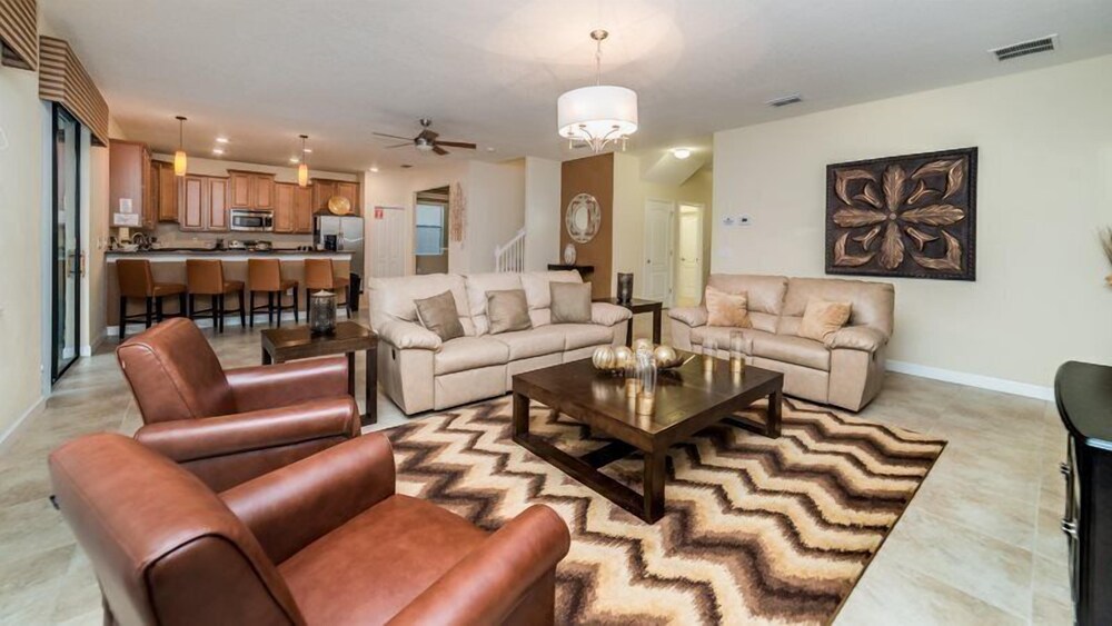 6BR 6BA Pool Home in ChampionsGate — 4-Star Luxury Hotel in Davenport, United States