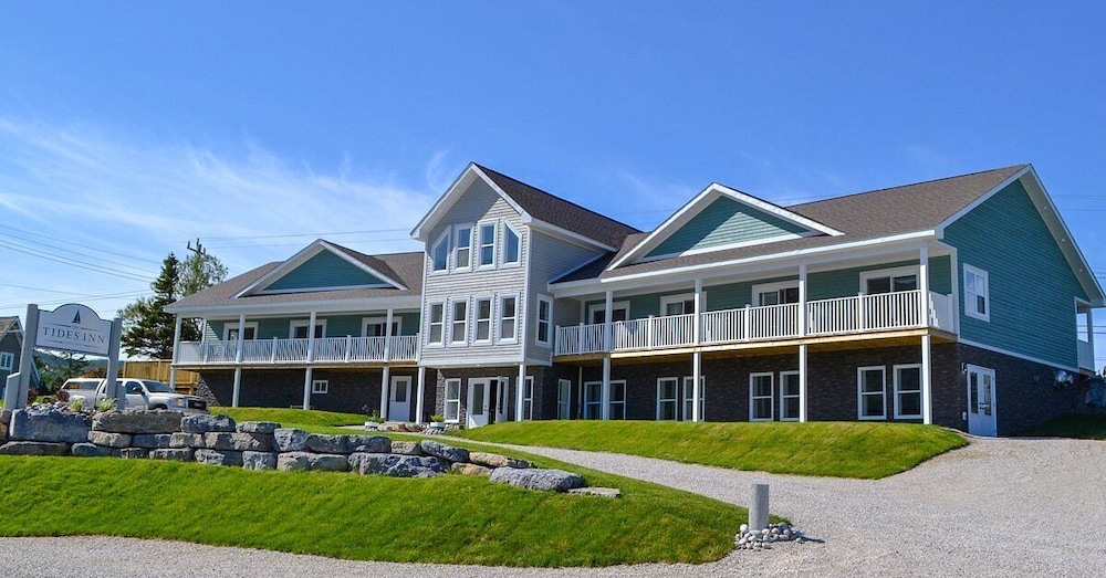 The Tides Inn - carbon neutral hotel in Deer Lake