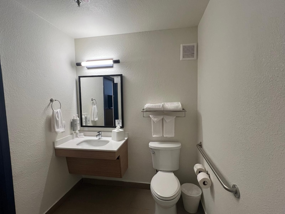 Spark by Hilton Glendale Phoenix North - photo 13