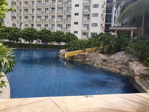 Shore 1 Residences MOA Complex One Bedroom Apartment — 4-Star Luxury Hotel in Manila, Philippines